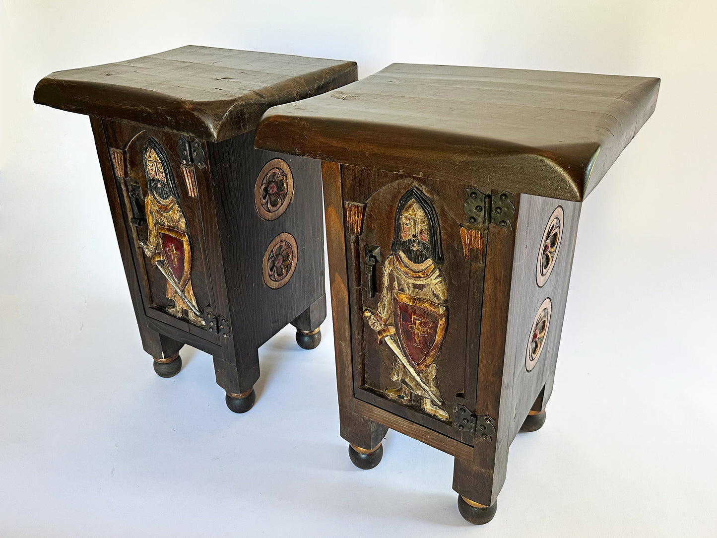 Carved Knight Nightstands Bedside Tables, Set of 2